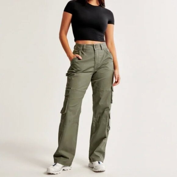 Abercrombie & Fitch Pants - Abercrombie & Fitch Curve Love Relaxed Cargo Pant in Olive [32 Long]